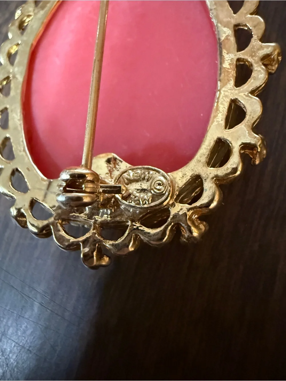 Vintage New View Cameo Pin Brooch Gold Tone Pink White Lady
